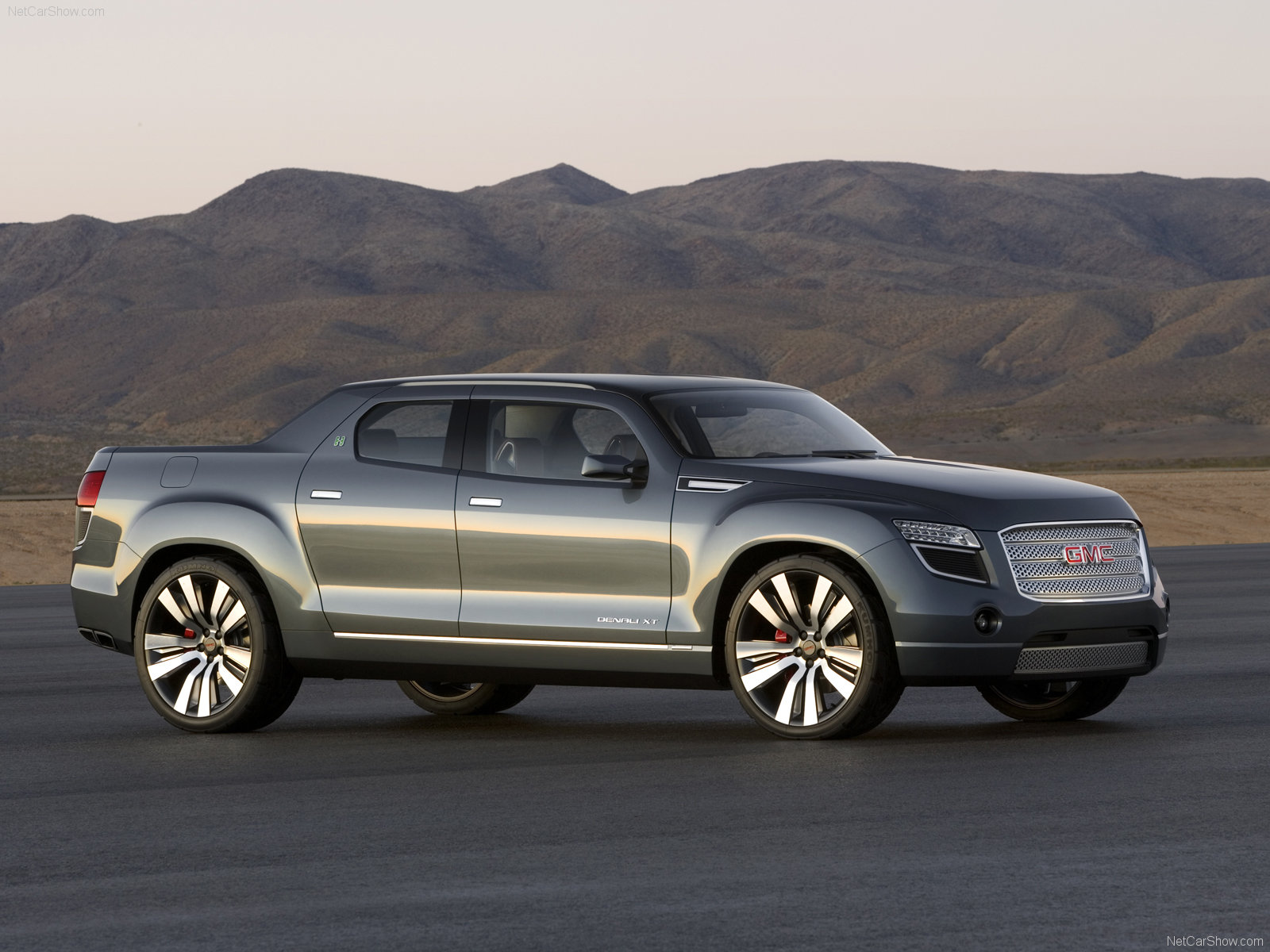 GMC-Denali_XT_Concept_2008_1600x1200_wallpaper_06.jpg