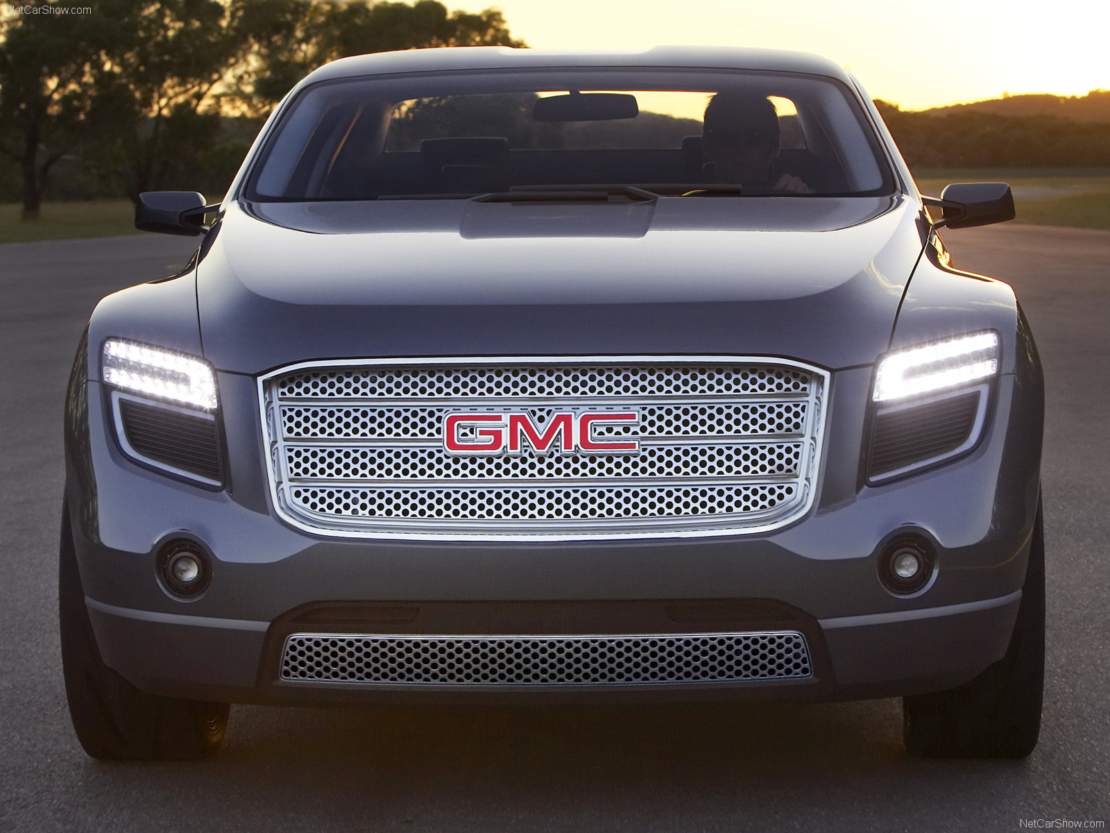 GMC-Denali_XT_Concept_2008_1600x1200_wallpaper_0b.jpg