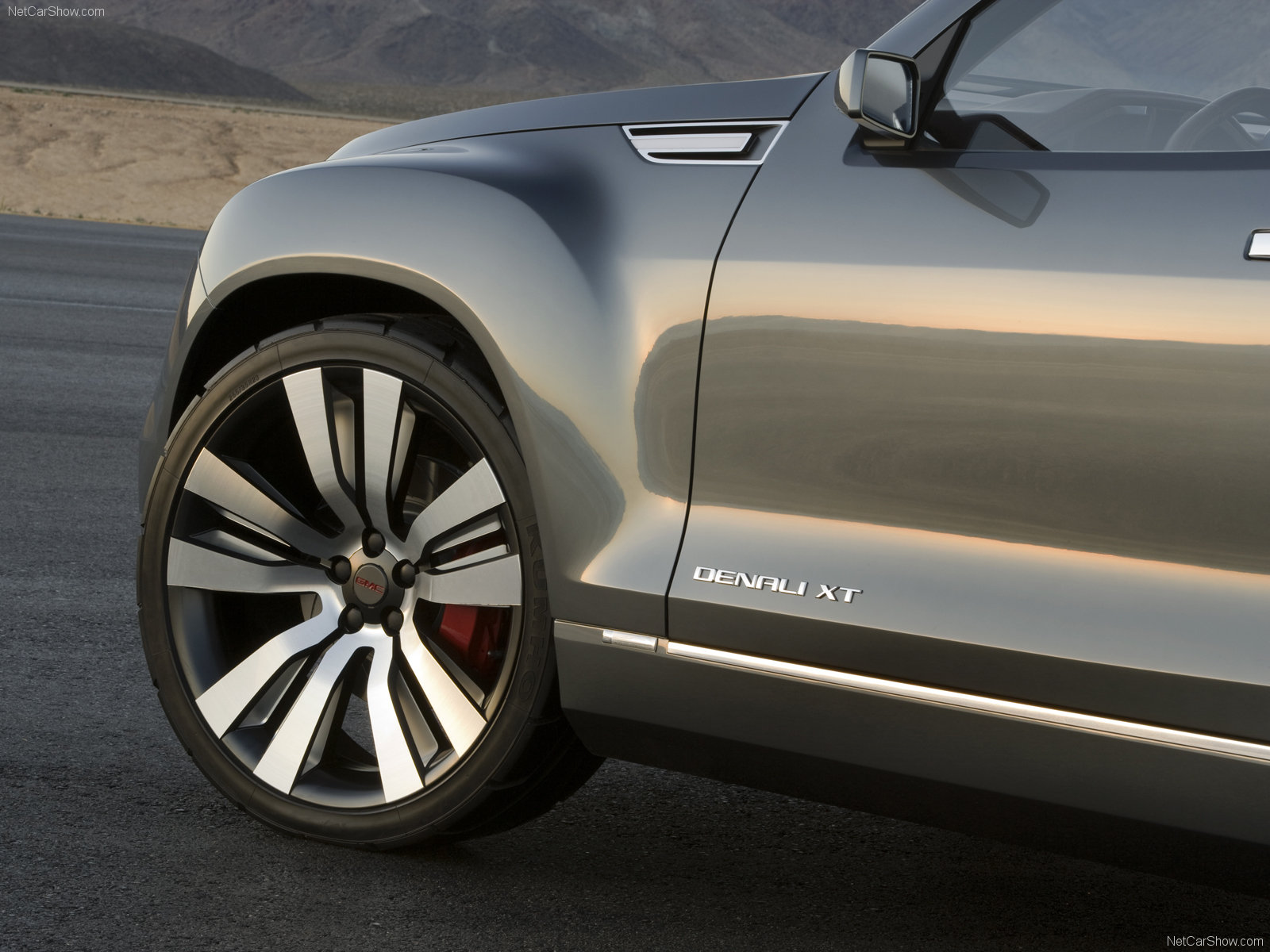 GMC-Denali_XT_Concept_2008_1600x1200_wallpaper_0d.jpg