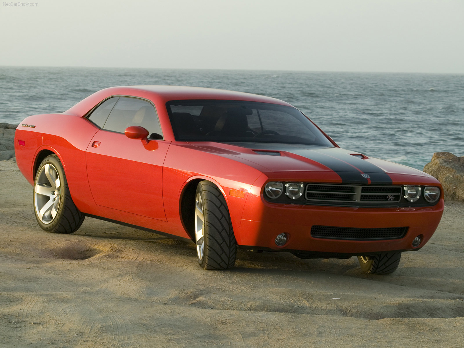 Dodge-Challenger_Concept_2006_1600x1200_wallpaper_01.jpg